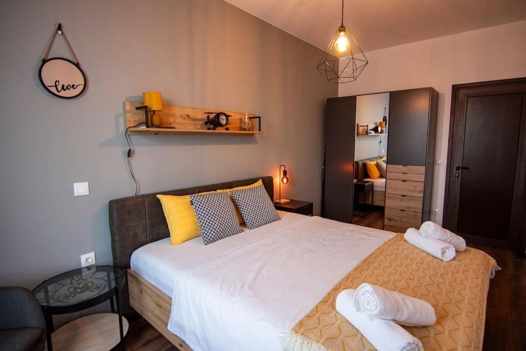 аpartment With Free Parking