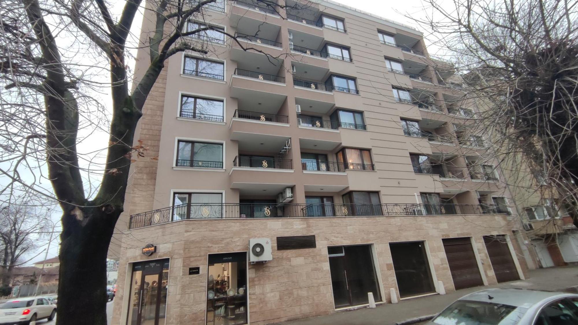 аpartment With Free Parking *